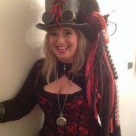 steampunck hoed met tubes.JPG