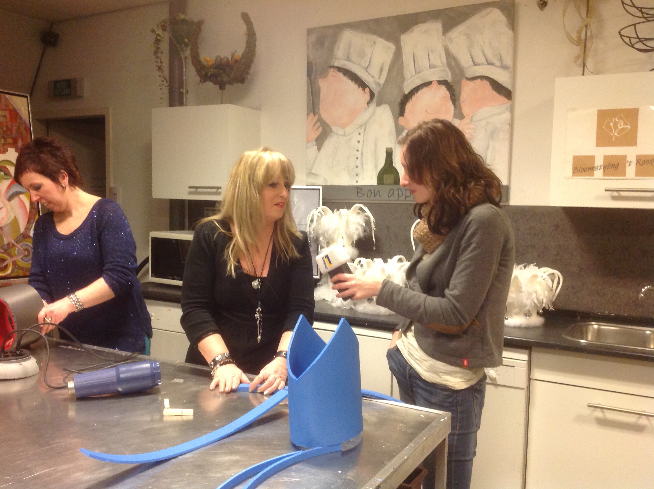 het kan Smelten bank Bloemstyling 't Roosje • workshop foamhoeden,